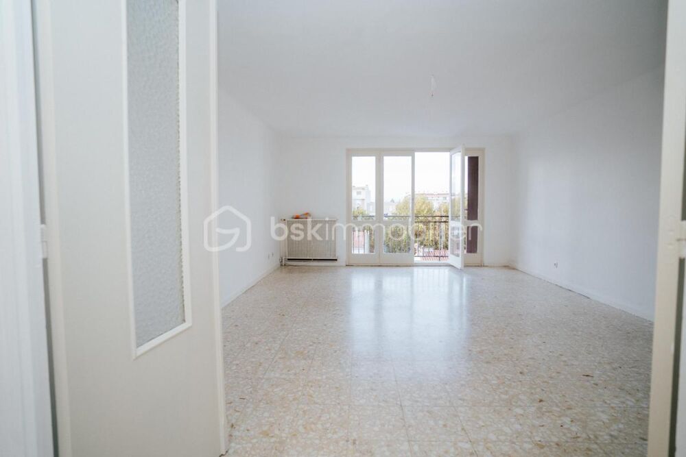 Appartement T3 74 m²  2 balcons + 2 parking  6? étage - avec ascenseur