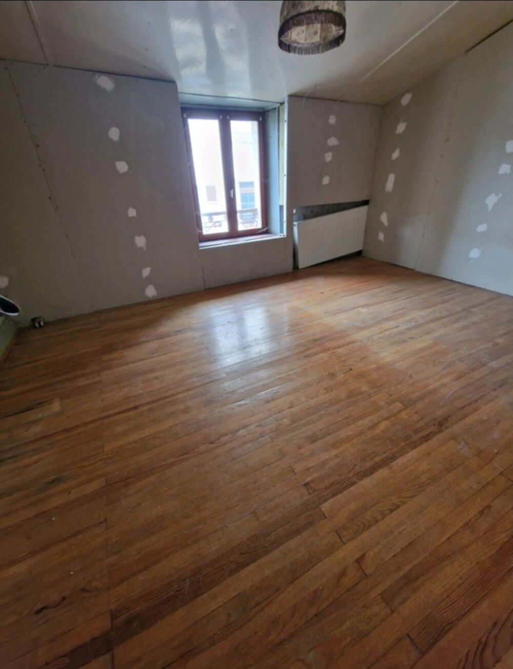 MAISON à vendre 5 pièces VITTEL (88) avec CAVE, TERRASSE couverte, ATELIER, TERRAIN