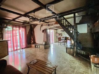  Villa à vendre 7 pièces 132 m²