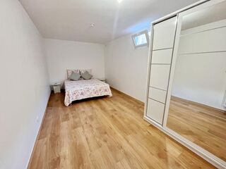  Appartement à louer 3 pièces 94 m²