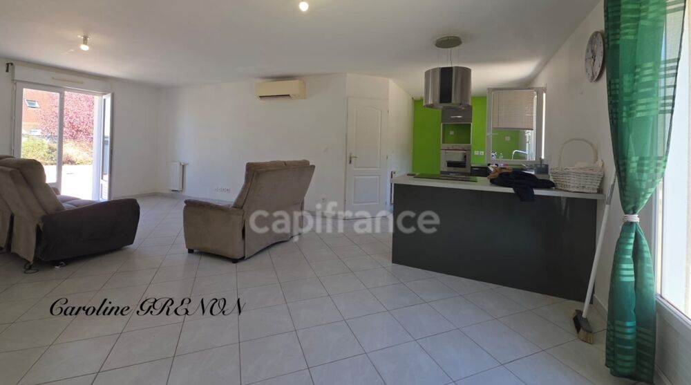 Vente Maison Maison à vendre Dordives (45), 3 chambres, 1 garage, à rénover. Terrain de 1004 m2. 1,5 km de la gare Dordives
