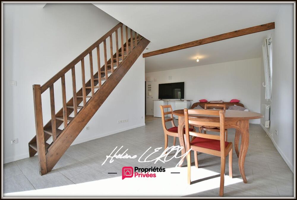 Maison composée de trois logements, à proximité de Valmont