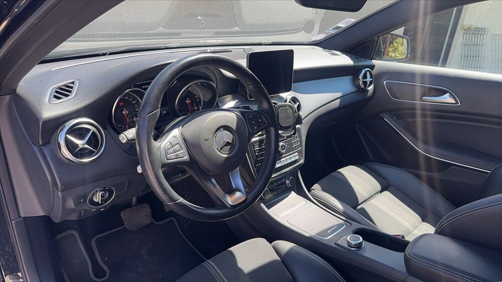 Classe GLA 200 156 7G-DCT Sensation - Automatique 2019 occasion 38000 Grenoble