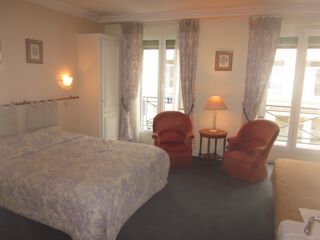  Propri�t�/ch�teau � vendre 15 + pi�ces 1200 m�