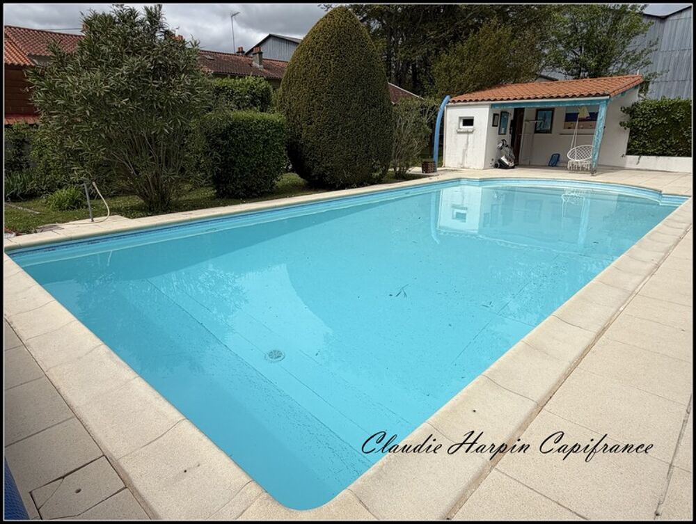 Vente Maison Maison à vendre 7 pièces NIORT (79) 4 chambres parcelle 1992 m² - piscine chauffée Niort