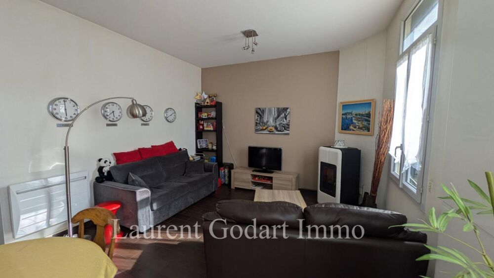 Maison de plain pied avec 2 chambres + dépendance