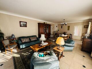  Maison � vendre 9 pi�ces 264 m�