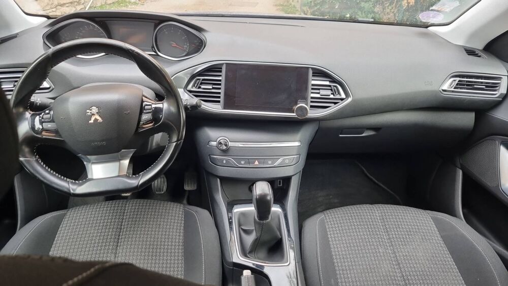 308 II 1.2 PureTech 110 Allure - Entretien constructeur 2018 occasion 69300 Caluire Et Cuire