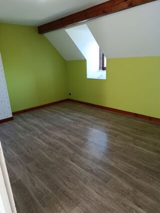  Appartement à louer 4 pièces 102 m²