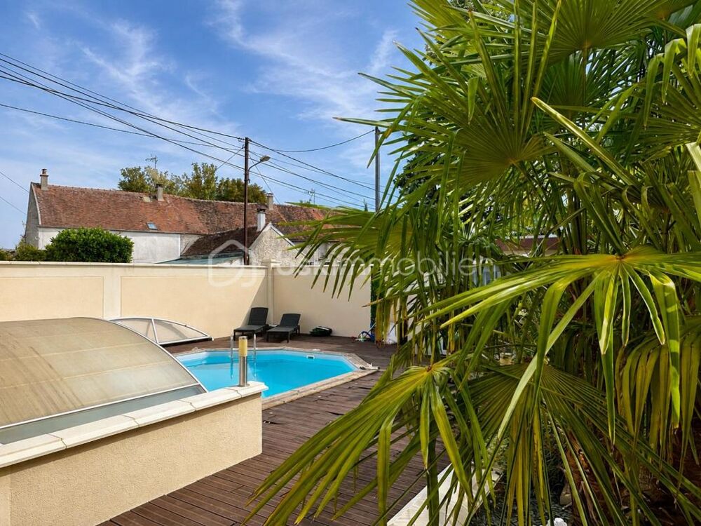 Vente Maison Maison de plain-pied avec piscine et terrain de 1 039 m² – Gastins Gastins