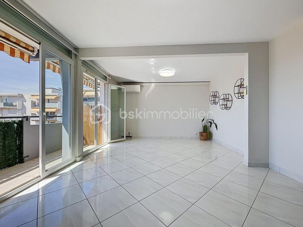 APPARTEMENT 4 PIÈCES DE 83 m2 AVEC PARKING ET CAVE