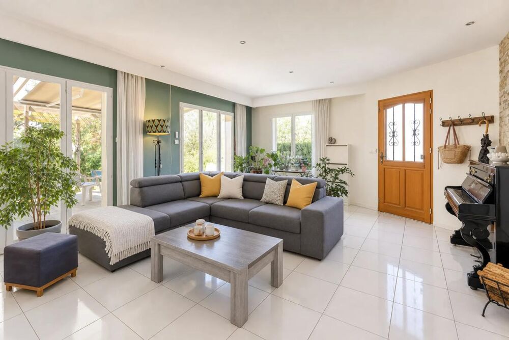 Maison lumineuse de 183 m² avec jardin à Saint-Siméon