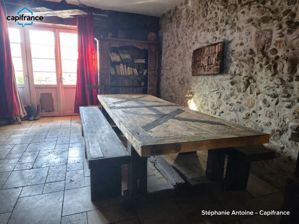 PUYOÔ  MAISON DE CARACTÈRE DE 188,83 M², 5 CHAMBRES, GRANGE DENVIRON 300 M² ET TERRAIN DE 1 198 M²  245 000 €