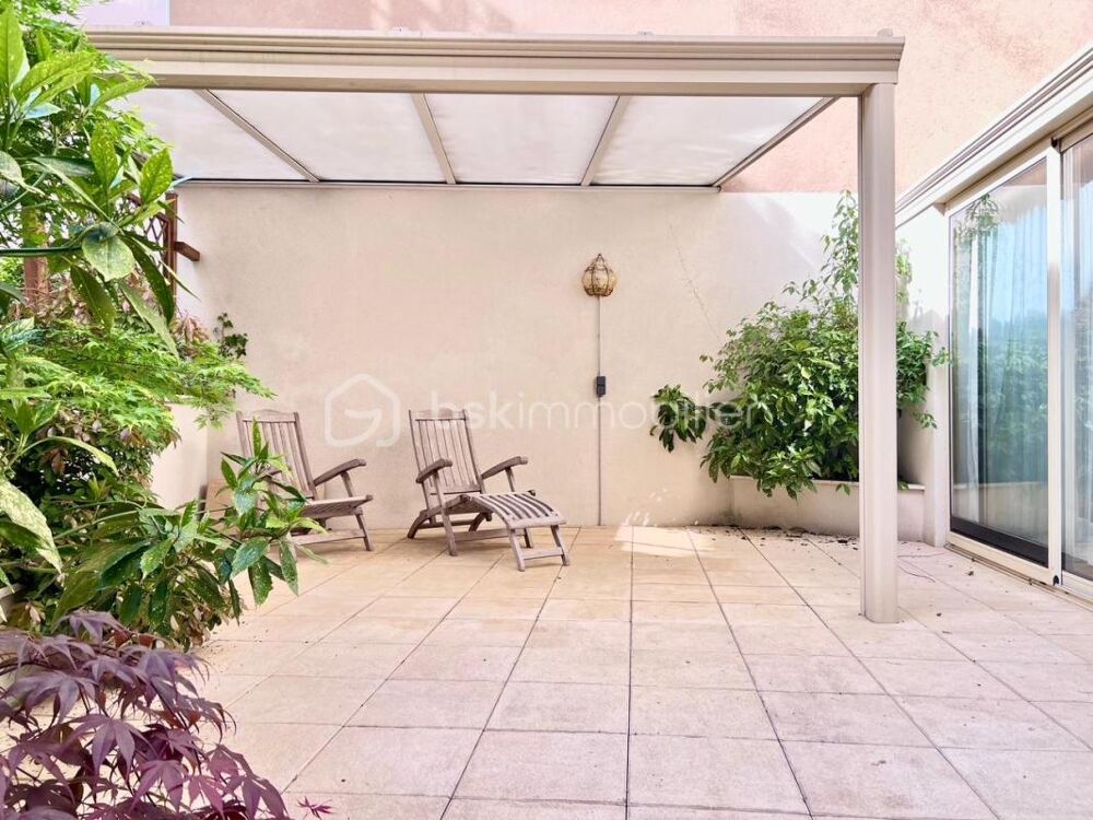 Bel appartement avec grande terrasse et Pergola en hypercentre de Sarreguemines - Proche gare !