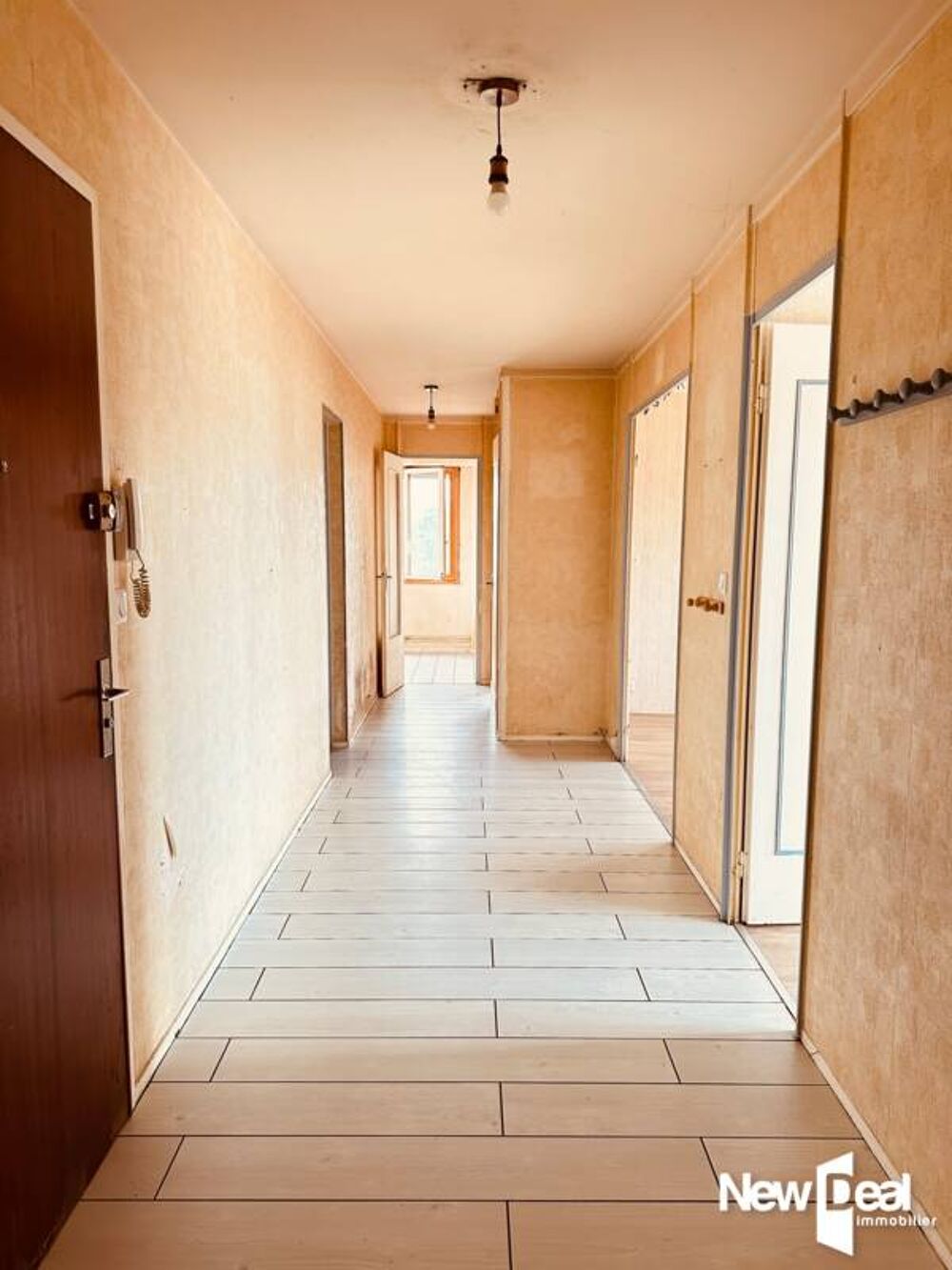 EXCLUSIVITE APPARTEMENT DE TYPE 5 DE 95 m2 A RENOVER