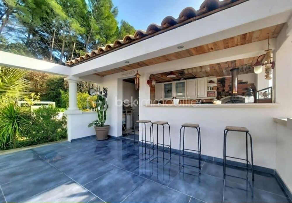 A DRAGUIGNAN (VAR) - PROPRIÉTÉ D'EXCEPTION AVEC VUE PANORAMIQUE, PISCINE, GARAGE ET DEUX APPARTEMENTS INDÉPENDANTS