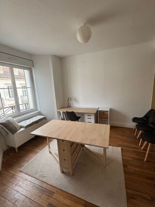  Appartement à louer 3 pièces 52 m²