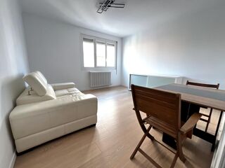 Vente Appartement Charmant appartement T3 entièrement rénové de 64 m² au 1 er étage sans ascenseur d'une petite copropriété Perpignan