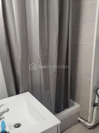  Immeuble � vendre 15 + pi�ces 1140 m�