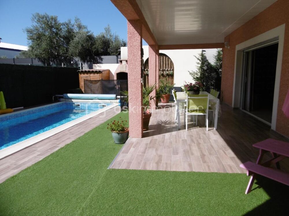 Vente Villa Maison de 204 m² composée de deux logements – Piscine chauffée – État impeccable Cers