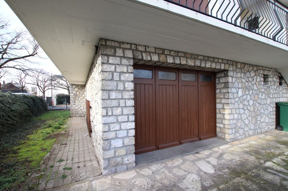 Vente Maison ORLEANS SUD, secteur pavillonnaire calme maison sur sous-sol de 139 m2 habitables � seulement 7' � pied du tramway croix saint m Orleans