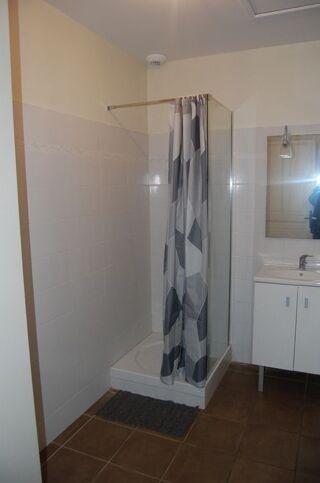  Appartement à louer 2 pièces 65 m²