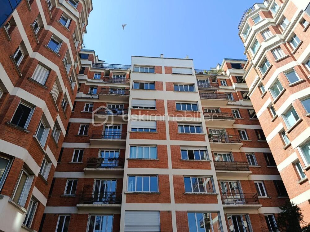 F3 avec balcon plein sud TRAVERSANT VUE dégagée!