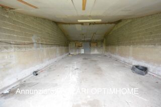  Parking / Garage à vendre 4 pièces 282 m²