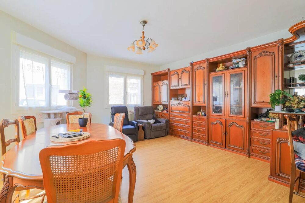 Maison 6 pièces 122 m² · à Noyon · 122 m² · 140 000 €