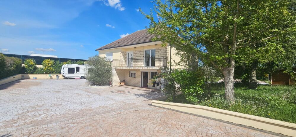 Maison FAMILIALE situé à Mitry Mory 7 pièces sur un terrain de 1000m2 environ