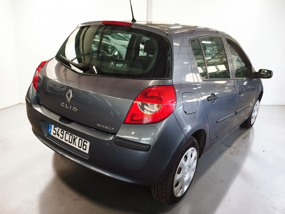 Clio III 1.2 75 AUTHENTIQUE 5P 2007 occasion 06640 Saint-Jeannet