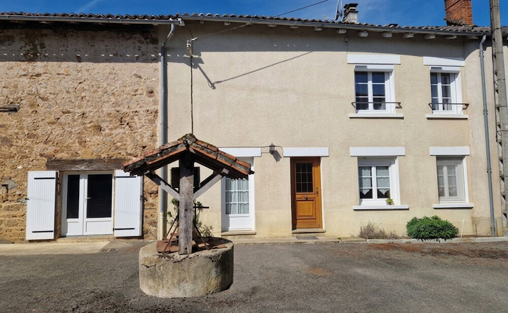 Vente Maison ENSEMBLE IMMOBILIER DE CARACTERE - 3 MAISONS, 2 GRANGES ET 1 PATIO - UN PROJET UNIQUE A IMAGINER Cognac la foret