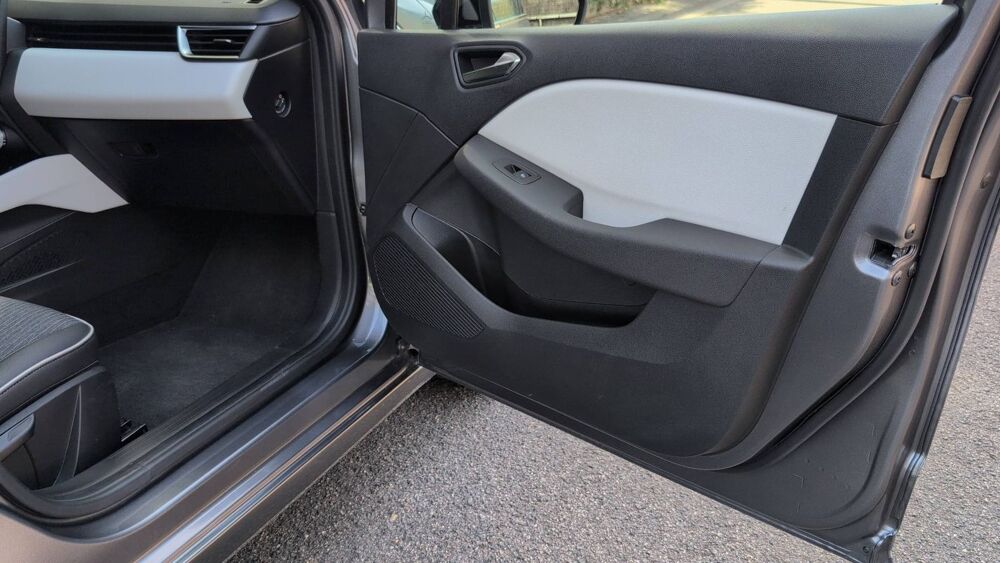 Clio V 1.6 E-Tech 145 Hybrid EDC Techno - Premi&egrave;re main 2023 occasion 69190 Saint Fons
