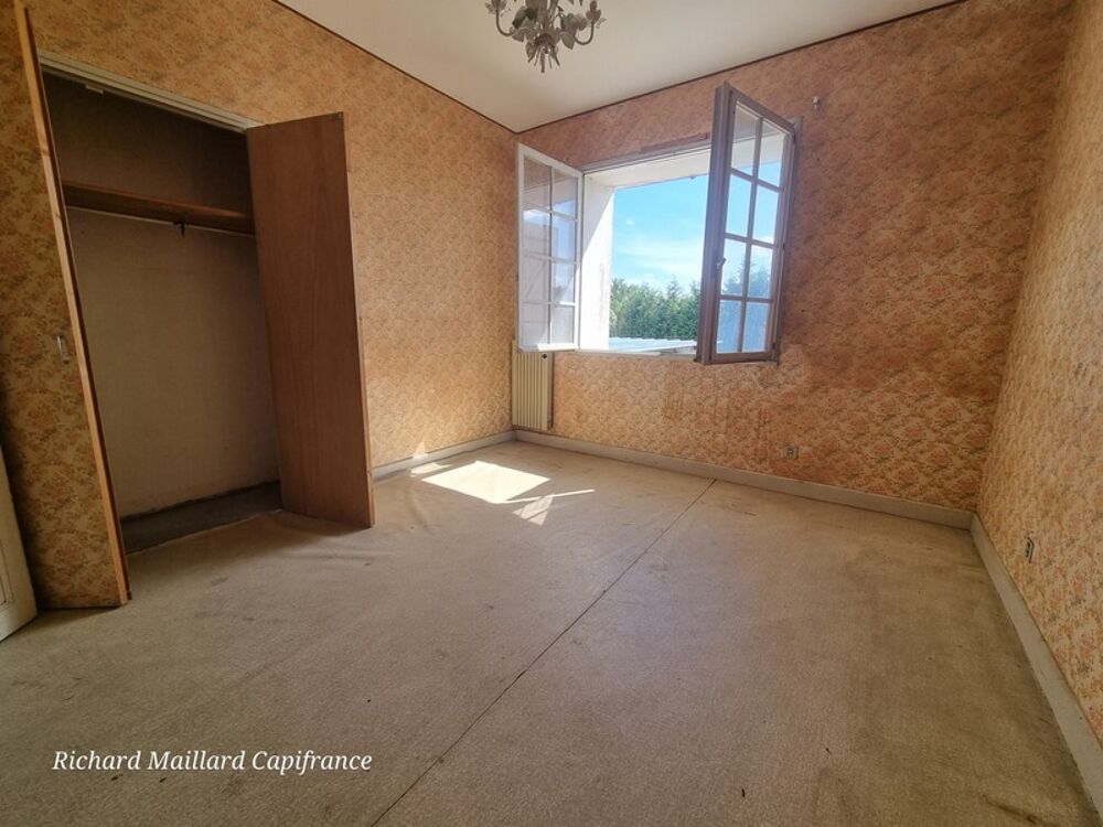 EXCLUSIVITÉ  Maison de caractère à fort potentiel à rénover  Cadre naturel exceptionnel sur 3 300 m² de terrain