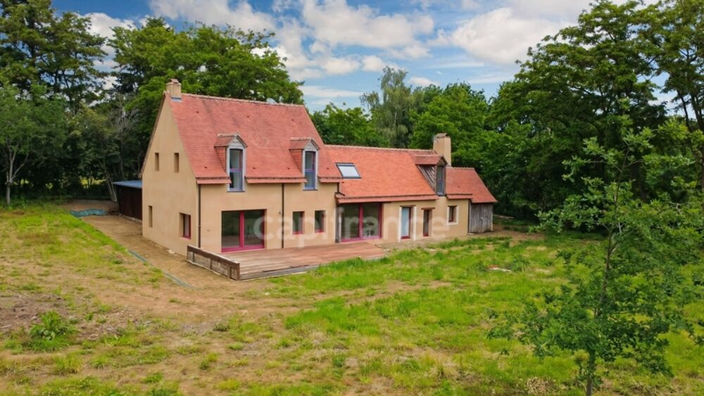 Vente Maison Au coeur d'un écrin de verdure, à 25 minutes du Mans, ce bien rare offre calme, beaux volumes et prestations récentes dans un ca Saint celerin
