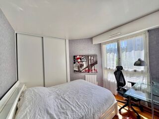  Appartement à louer 5 pièces 107 m²