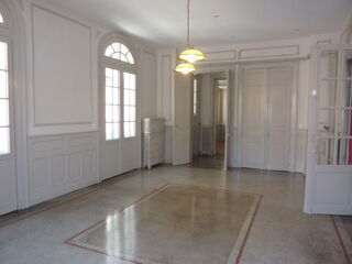  Appartement � louer 5 pi�ces 162 m�