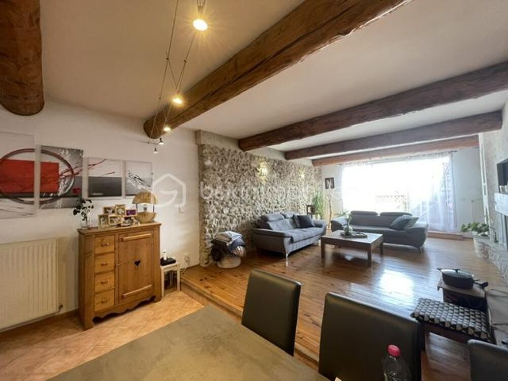 VOLX-MAISON DE VILLAGE 160M² ENVIRON, 3 CHAMBRES, TERRASSES, GARAGE, CAVE