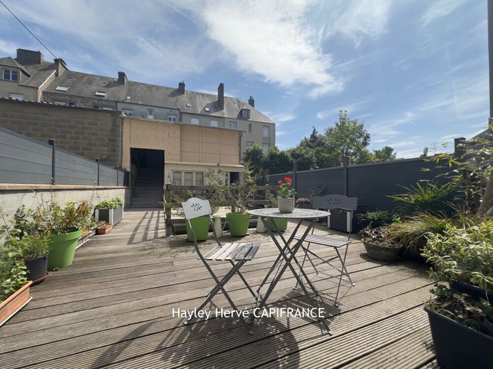 Immeuble centre ville MORTAIN (50) à vendre  178M2 - Local commercial et appartement avec garage