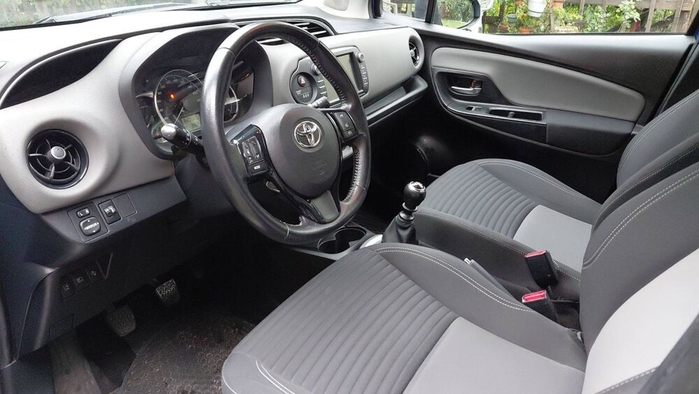 Yaris 1.4 D-4D 90 Business 2017 occasion 05000 Gap