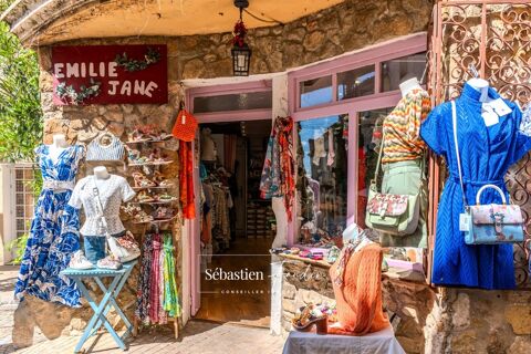 ? À CÉDER  Boutique de prêt-à-porter 