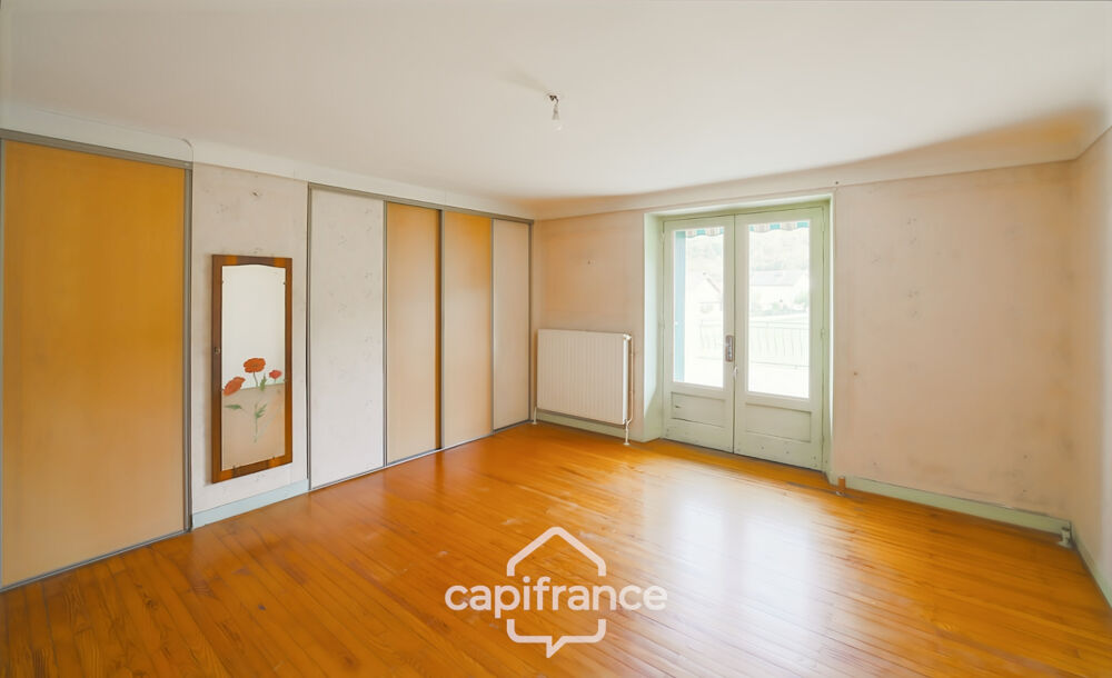 Maison à rénover 3 chambres avec jardin, garage et vue sur le Revermont, à Beaufort-Orbagna (39)