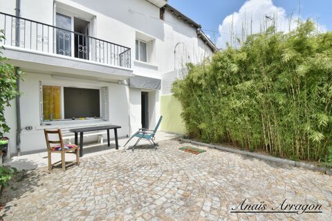   SAINTE LIVRADE SUR LOT (47) Maison de village pleine de charme au cœur de Sainte-Livrade-sur-Lot 4 pièces Maison - 4 pièce(s) - 80 m²