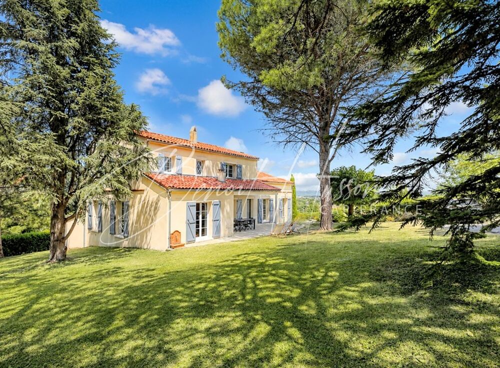 Maison familiale  188m²  5 chambres  jardin de plus de 3800m²