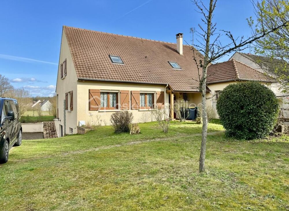 Maison 8 pièces de 180m² à VENEUX-LES-SABLONS (77250)