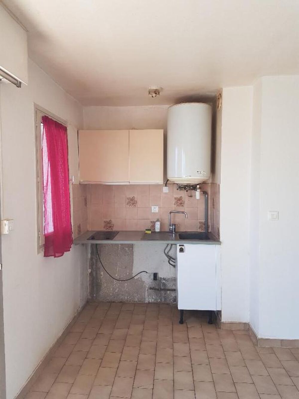 Appartement T2 dans une résidence calme, sécurisée, proches des commerces et toutes commodités