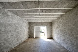  Remise / Grange à vendre 2 pièces 120 m²