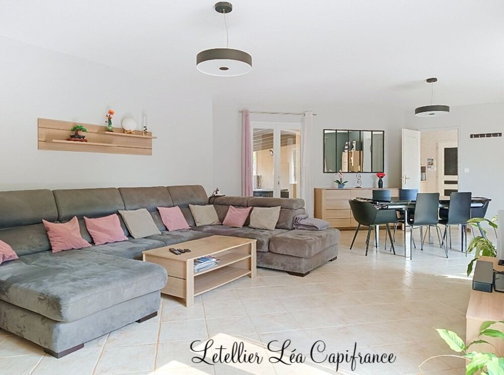 Maison à vendre 7 pièces SAINT GELAIS (79)