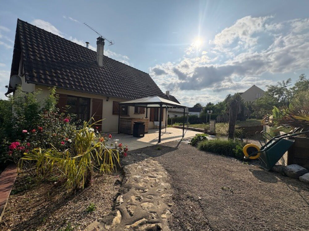 ? À VENDRE : Grande Maison Familiale sur Sous-Sol Total  Idéalement Située BLENEAU (89)
