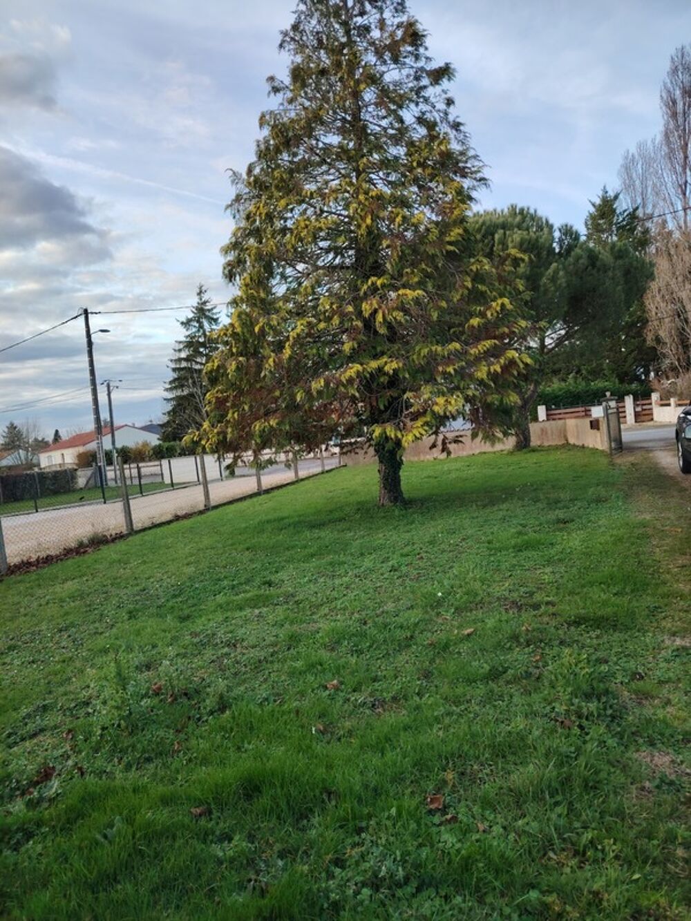 A vendre- Maison spacieuse avec jardin arboré à Fontaine le Comte